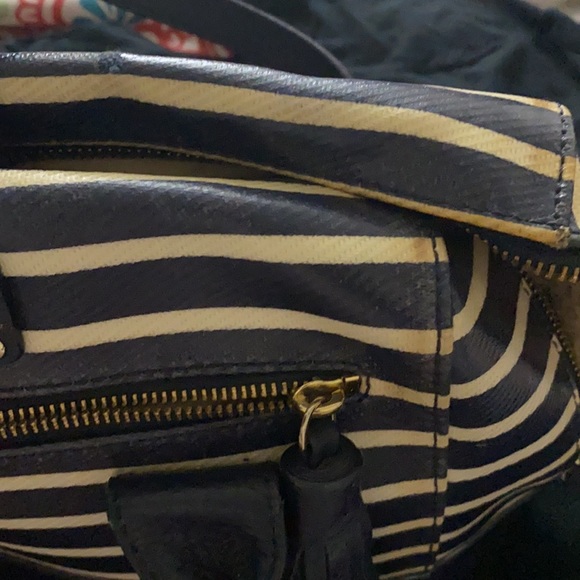 Medium Kate Spade Crossbody - Picture 2 of 11